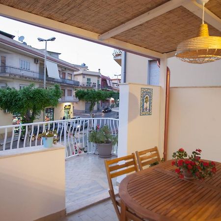 Case Degli Avi, Camere Nel Borgo Marinaro Pozzallo Exterior foto